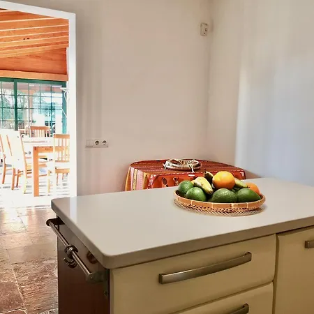 Semesterbostad Nanou House *